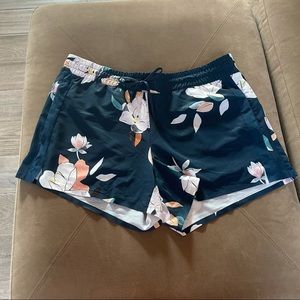 Athleta Floral Navy Drawstring Shorts 14